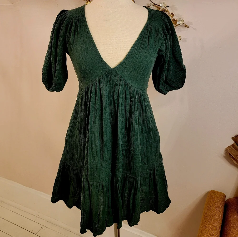 Aemi+Co Green Puff Sleeve Dress 🔥😎 - Picture 2 of 9